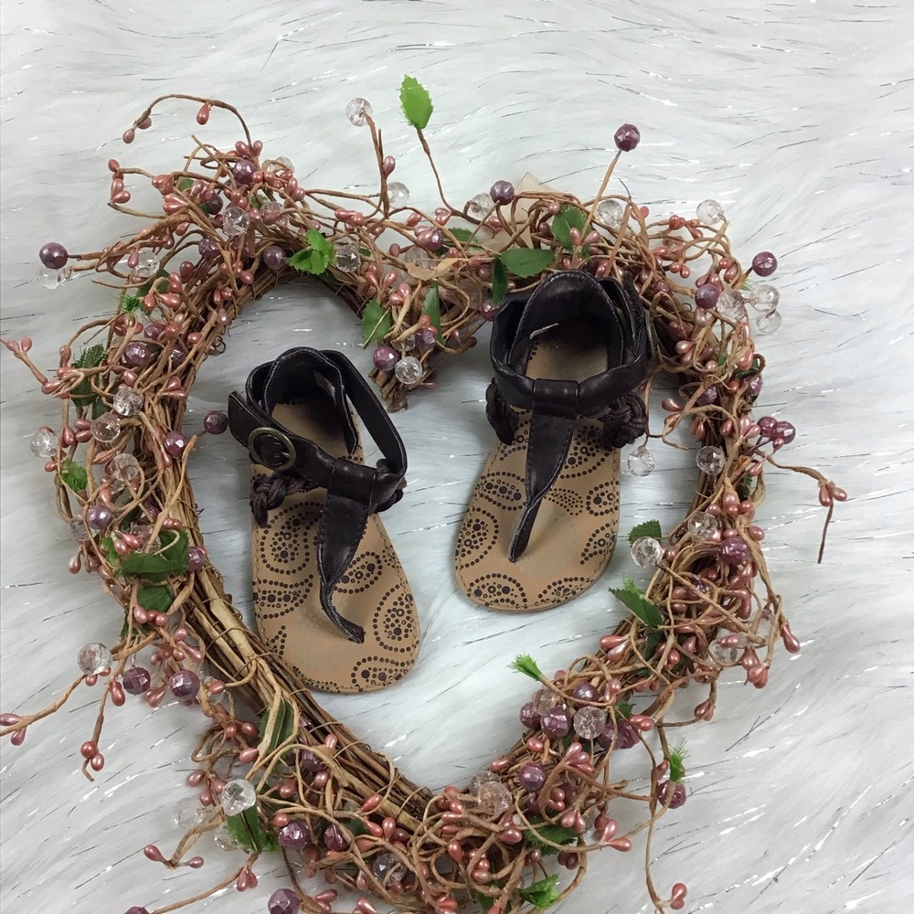 NEW Trimfoot Co gladiator Girl Sandals